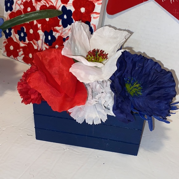 Cute Hand Painted Small Planter with Patriotic Faux Floral Arrangement - Picture 2 of 4
